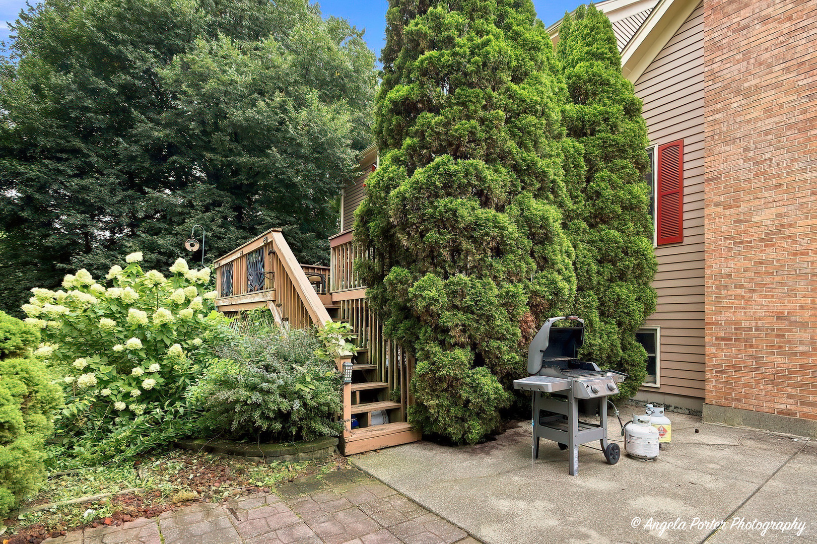 1813 Lakeview Street Property Photo 5