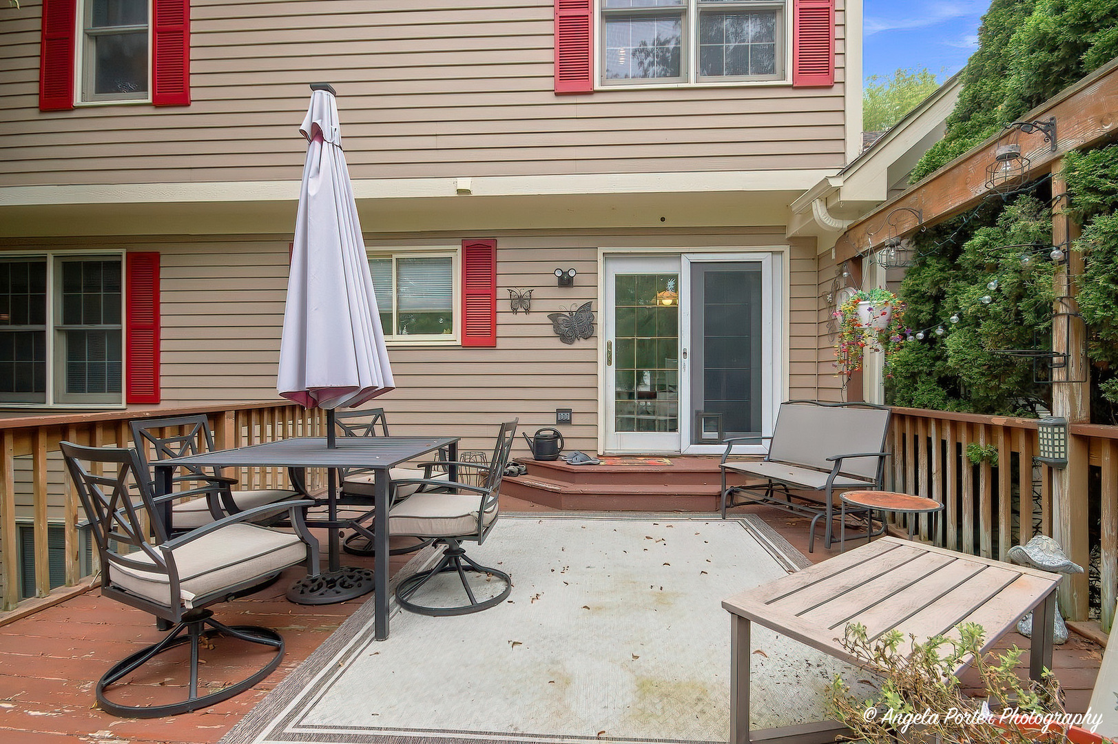 1813 Lakeview Street Property Photo 6