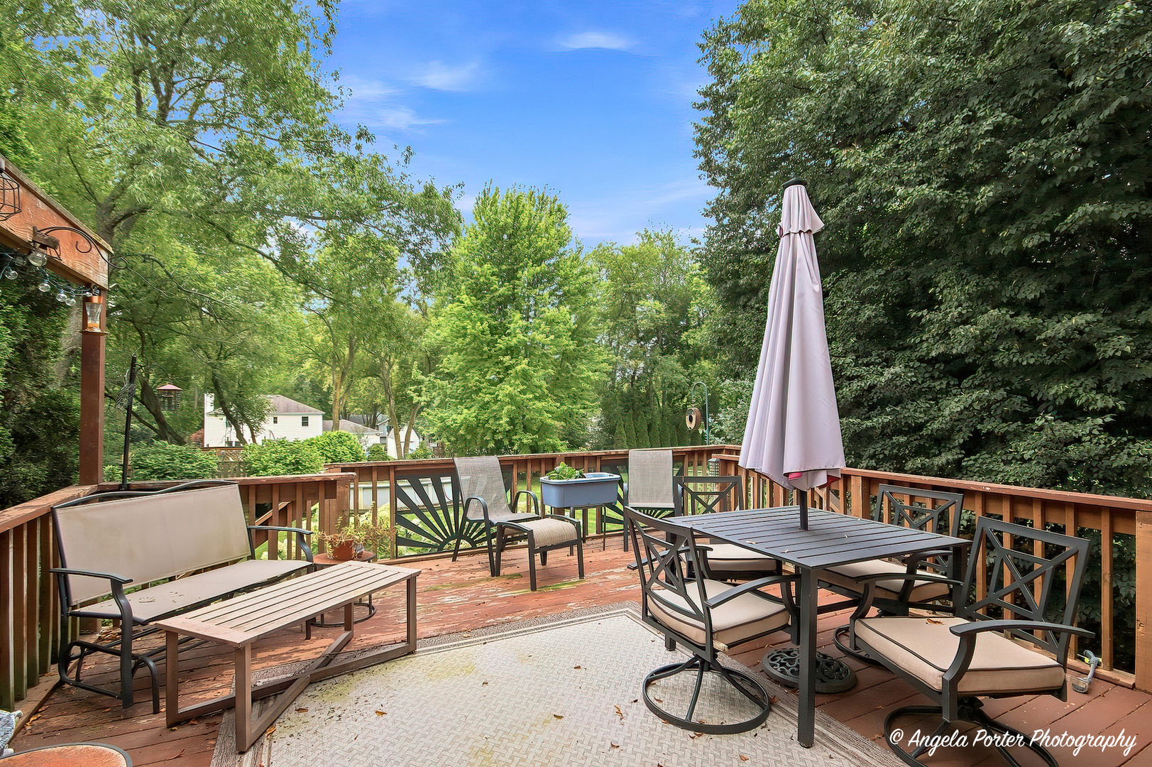 1813 Lakeview Street Property Photo 7