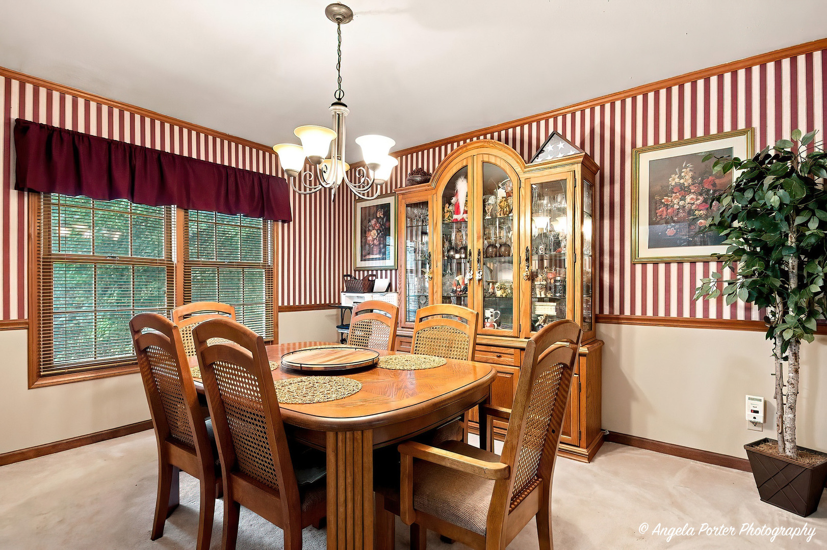 1813 Lakeview Street Property Photo 13