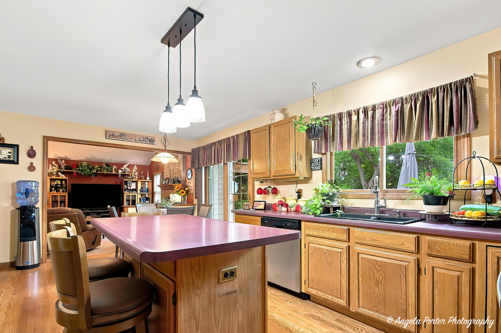 1813 Lakeview Street Property Photo 15