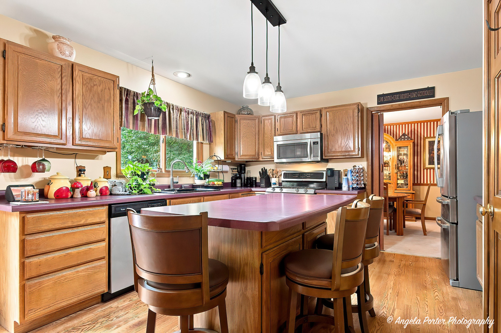 1813 Lakeview Street Property Photo 18
