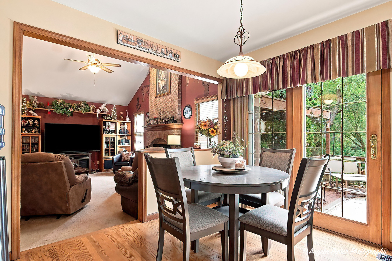 1813 Lakeview Street Property Photo 19