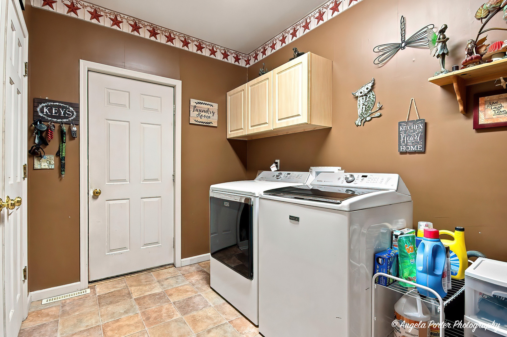 1813 Lakeview Street Property Photo 24