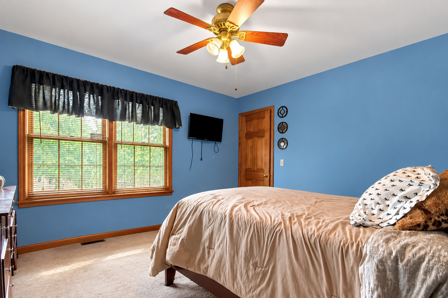 1813 Lakeview Street Property Photo 25