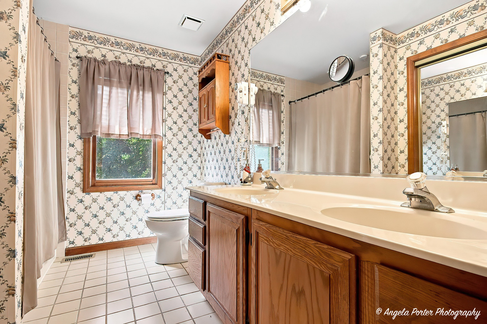 1813 Lakeview Street Property Photo 30