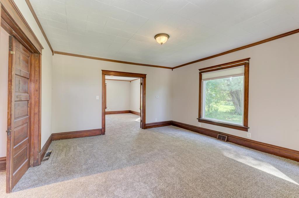 27564 Esmond Road Property Photo 9
