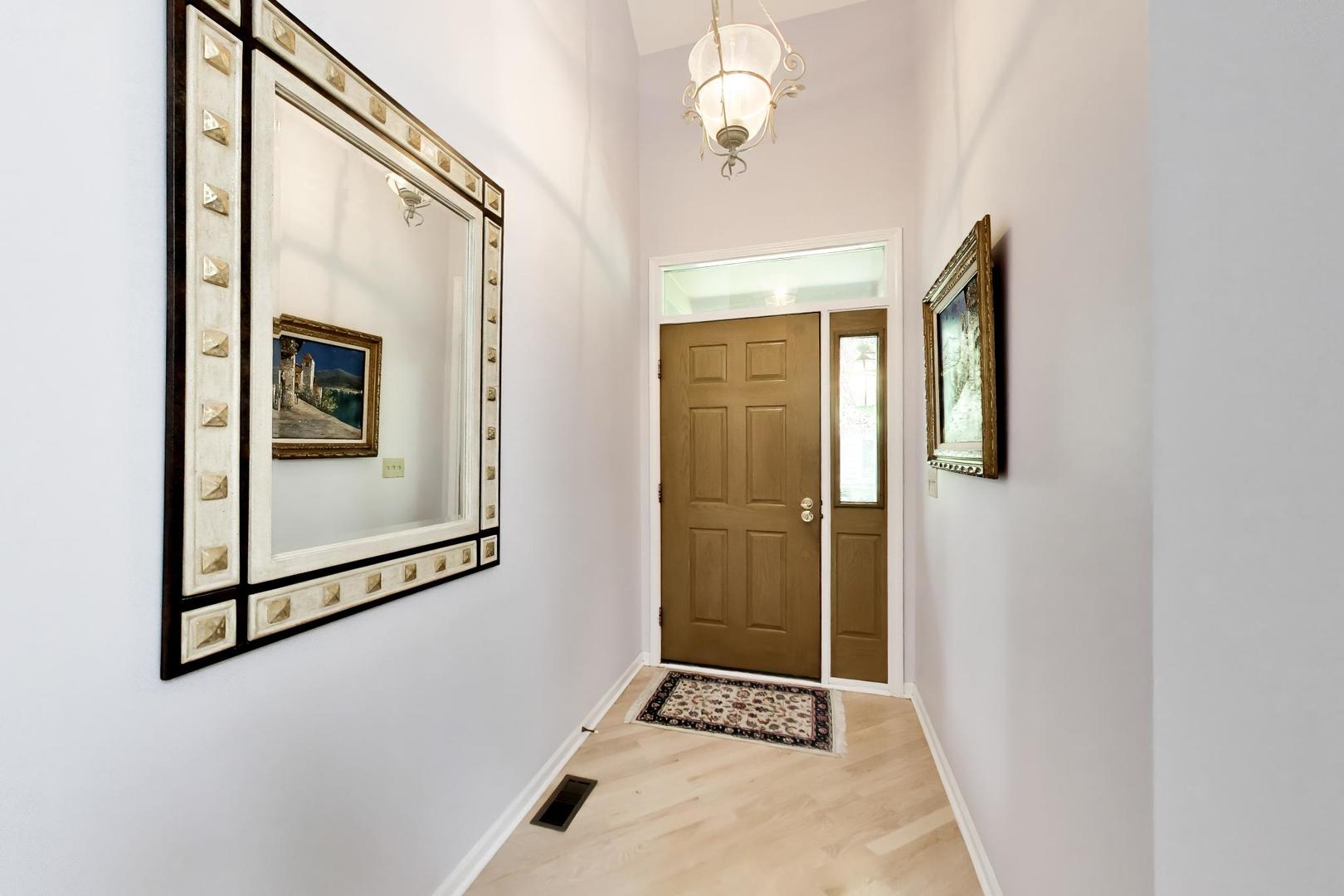 2107 Norwich Court Property Photo 4