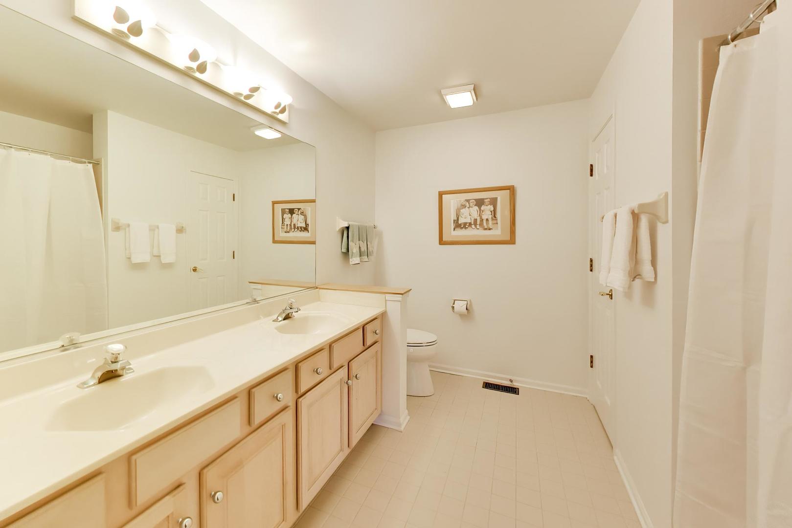 2107 Norwich Court Property Photo 21