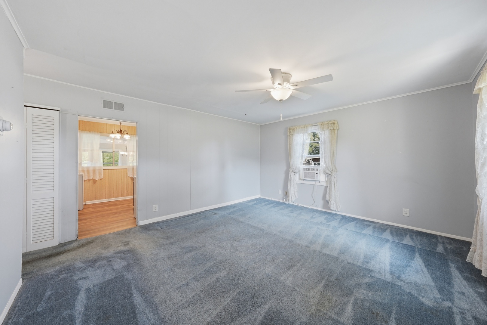 17120 Oriole Avenue Property Photo 3