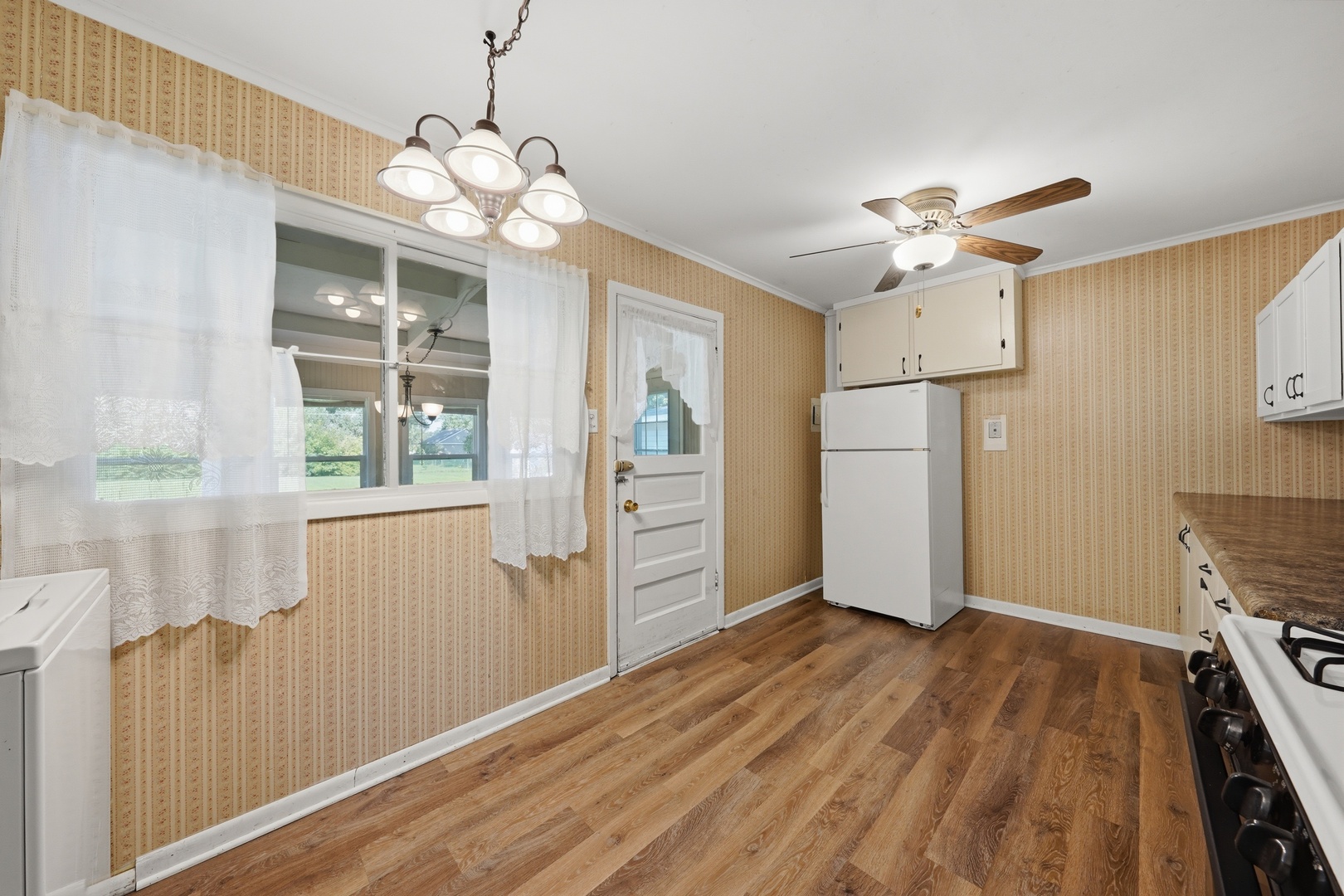 17120 Oriole Avenue Property Photo 5