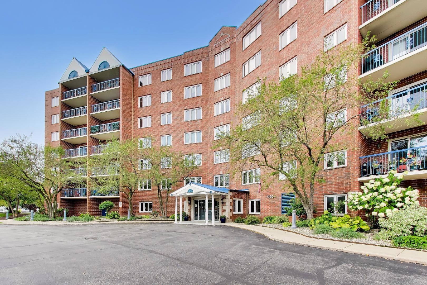 7120 N Milwaukee Avenue 208 Property Photo 1