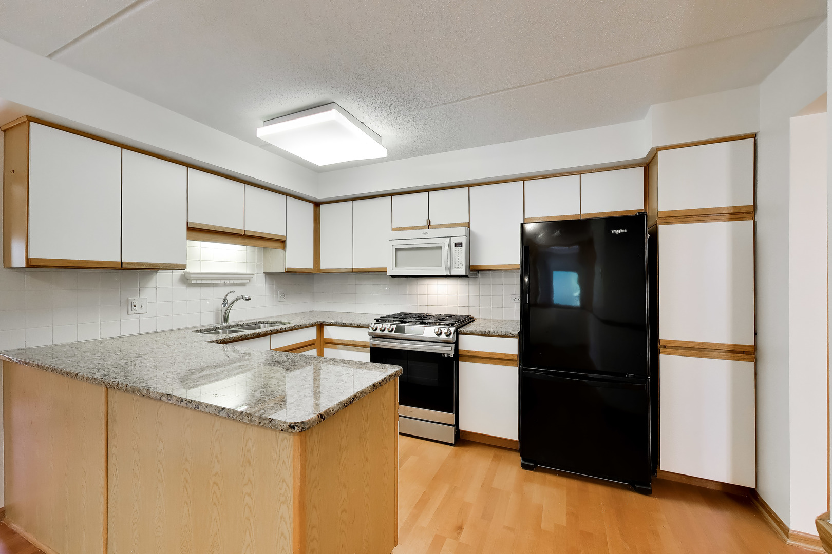 7120 N Milwaukee Avenue 208 Property Photo 15