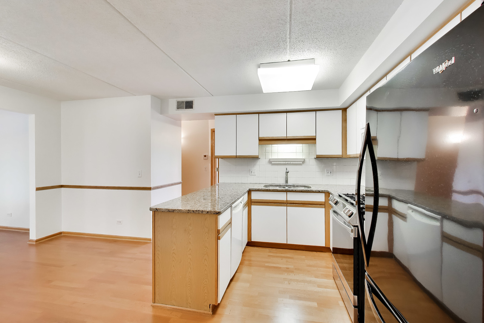 7120 N Milwaukee Avenue 208 Property Photo 16