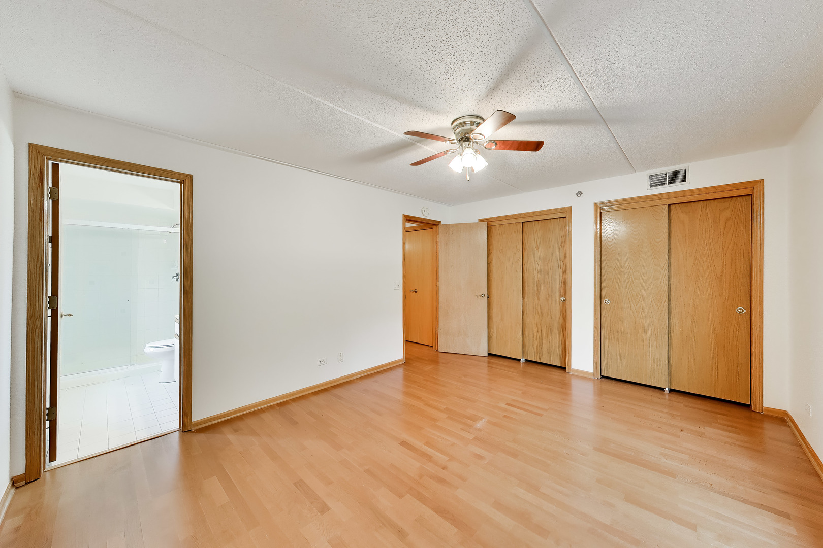7120 N Milwaukee Avenue 208 Property Photo 22
