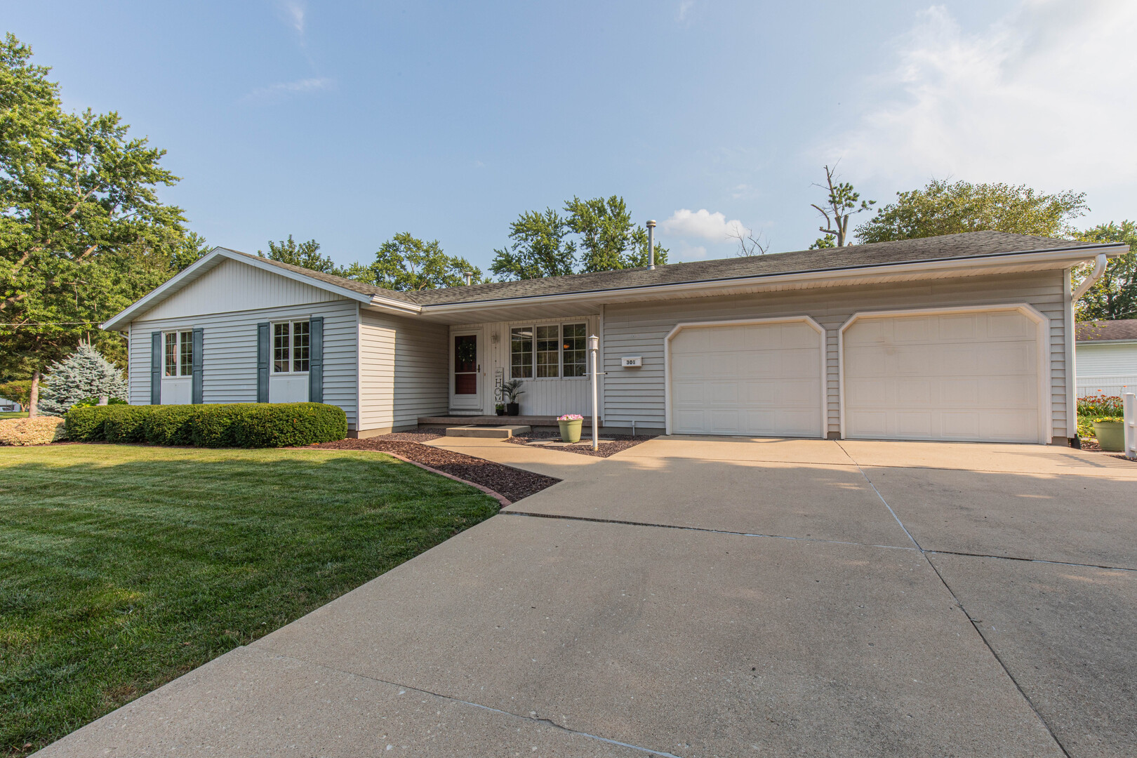 301 9th Street Property Photo 2