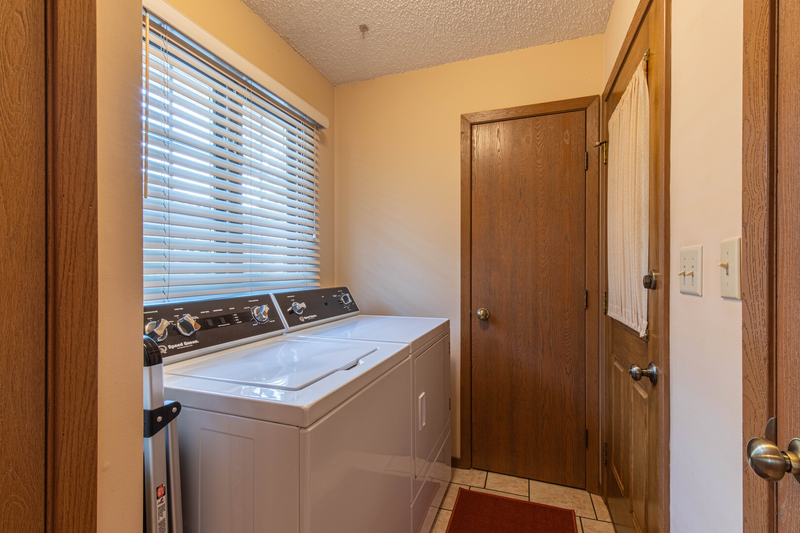 301 9th Street Property Photo 10