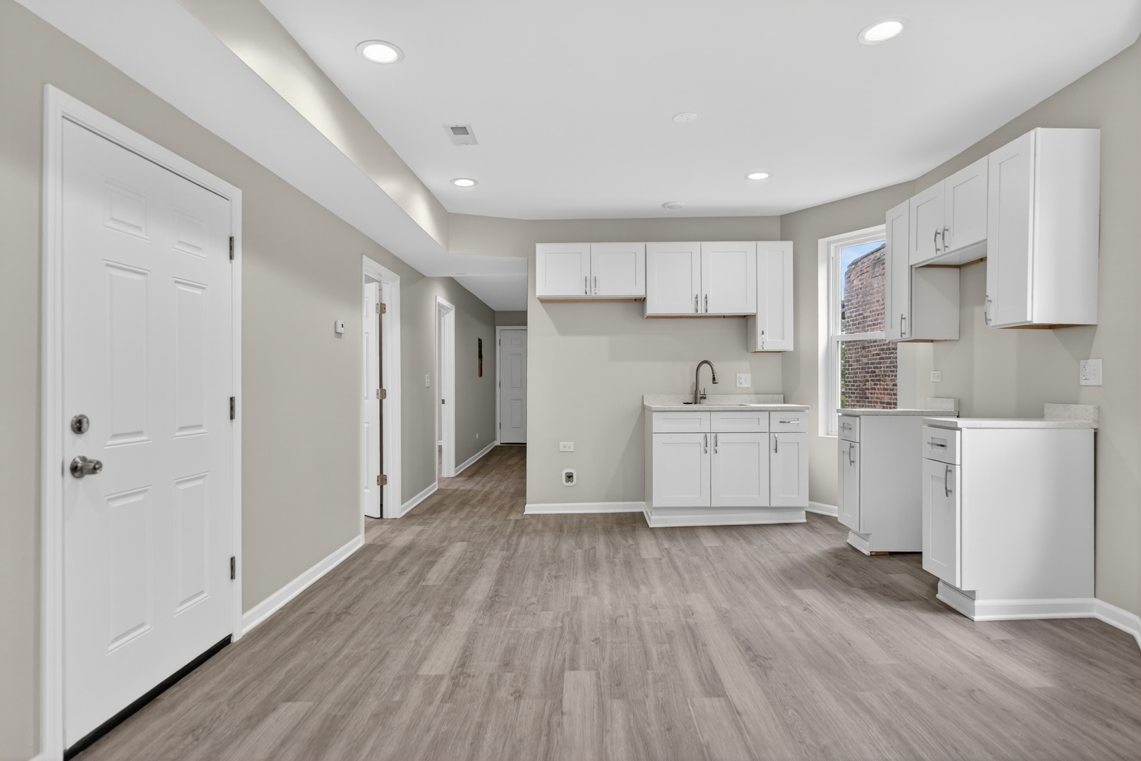 151 N Long Avenue Property Photo 3