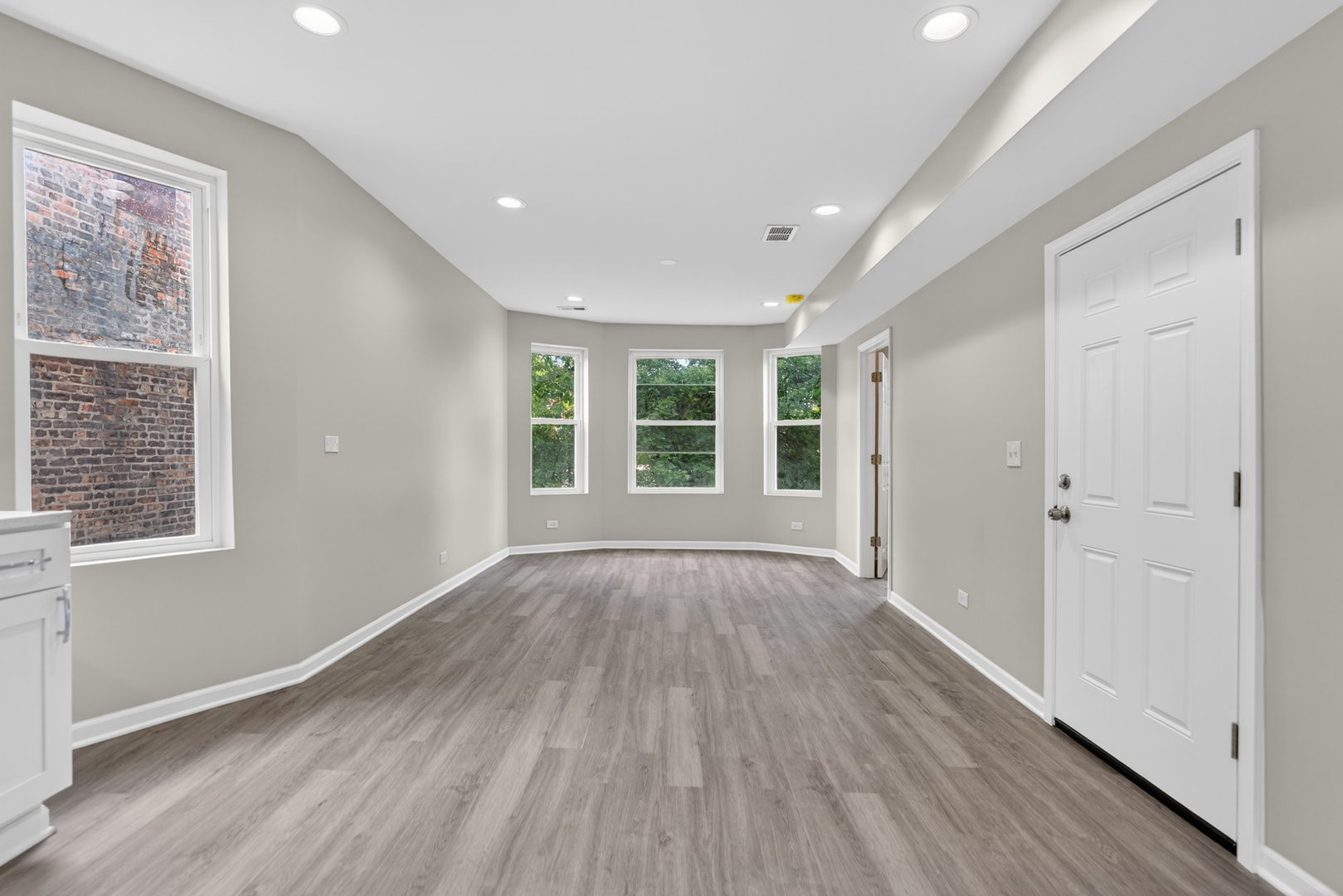 151 N Long Avenue Property Photo 8