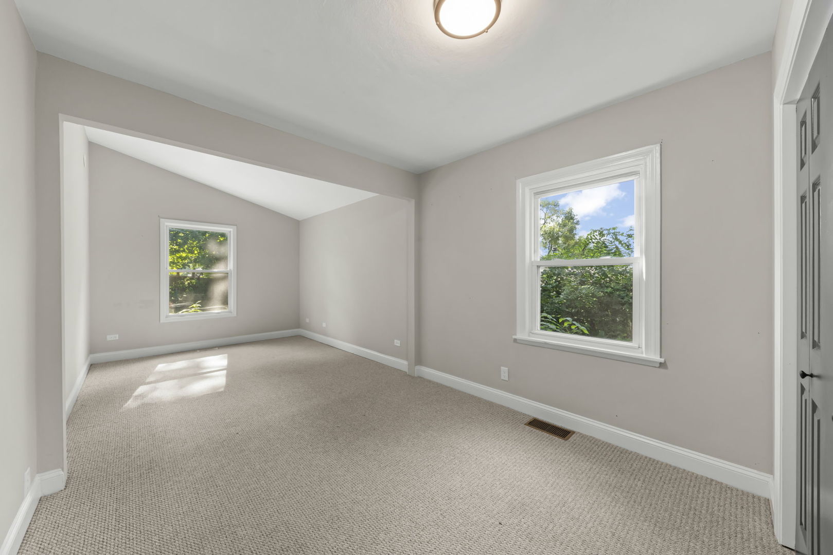 708 N Cedar Road Property Photo 9