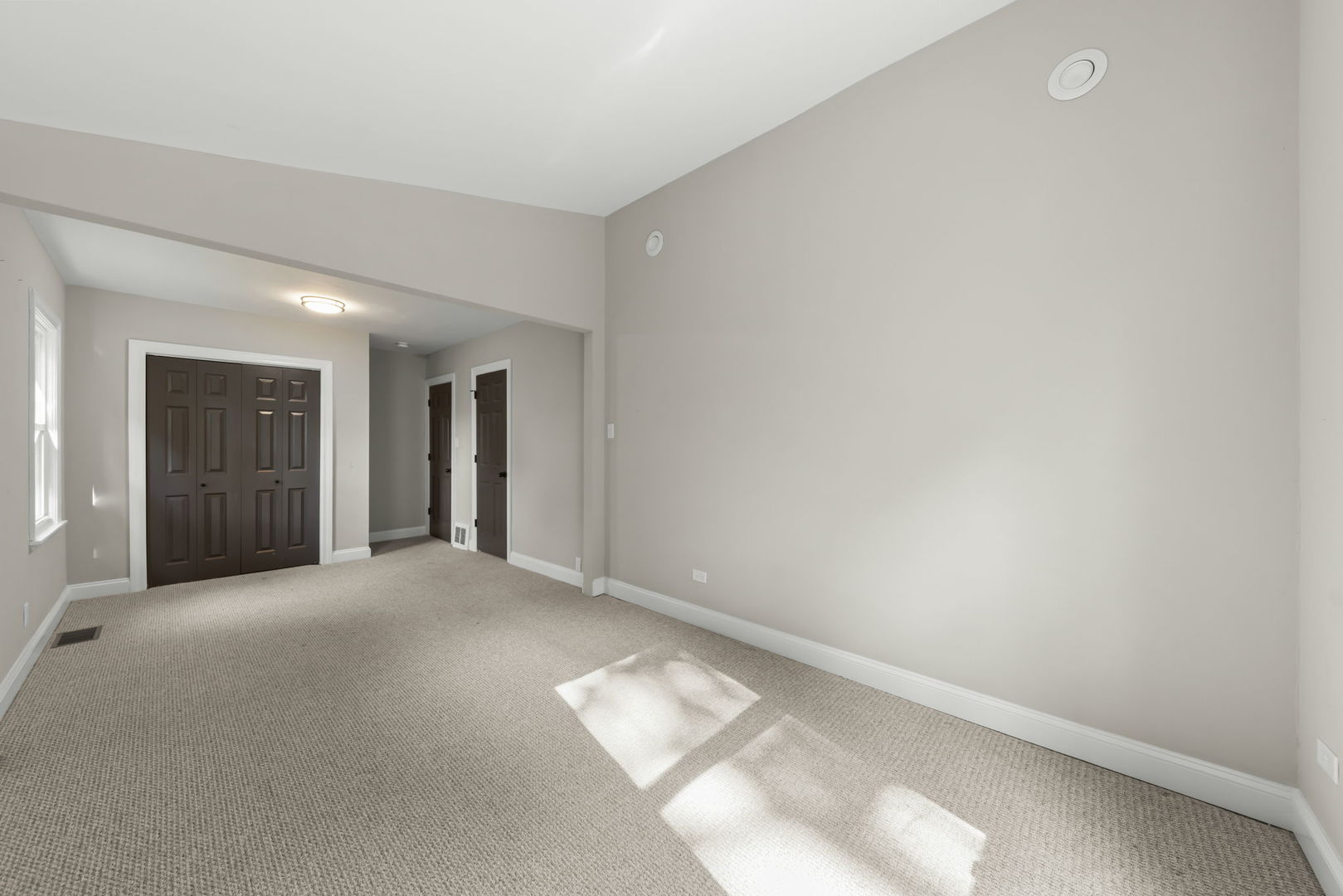 708 N Cedar Road Property Photo 10