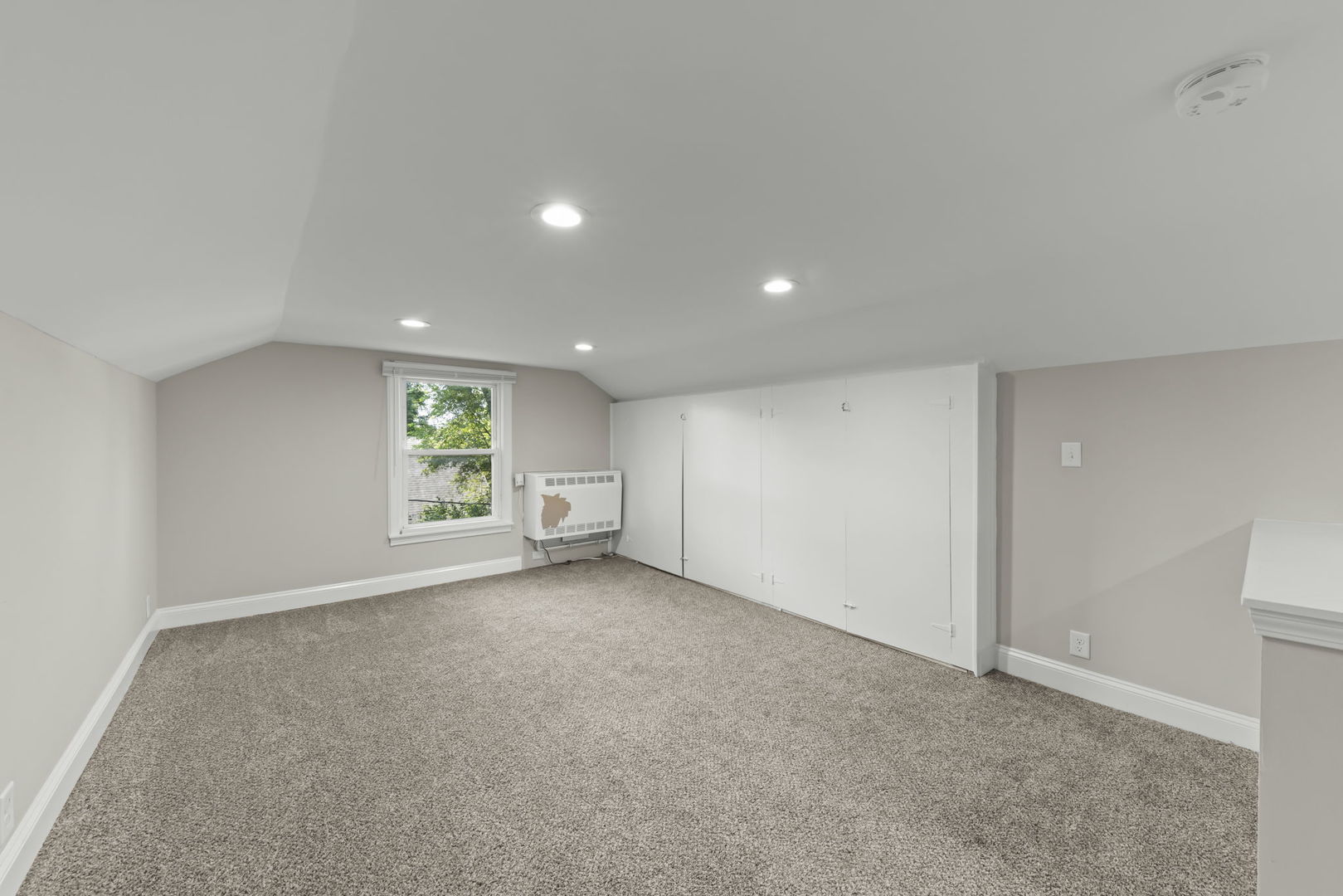 708 N Cedar Road Property Photo 14