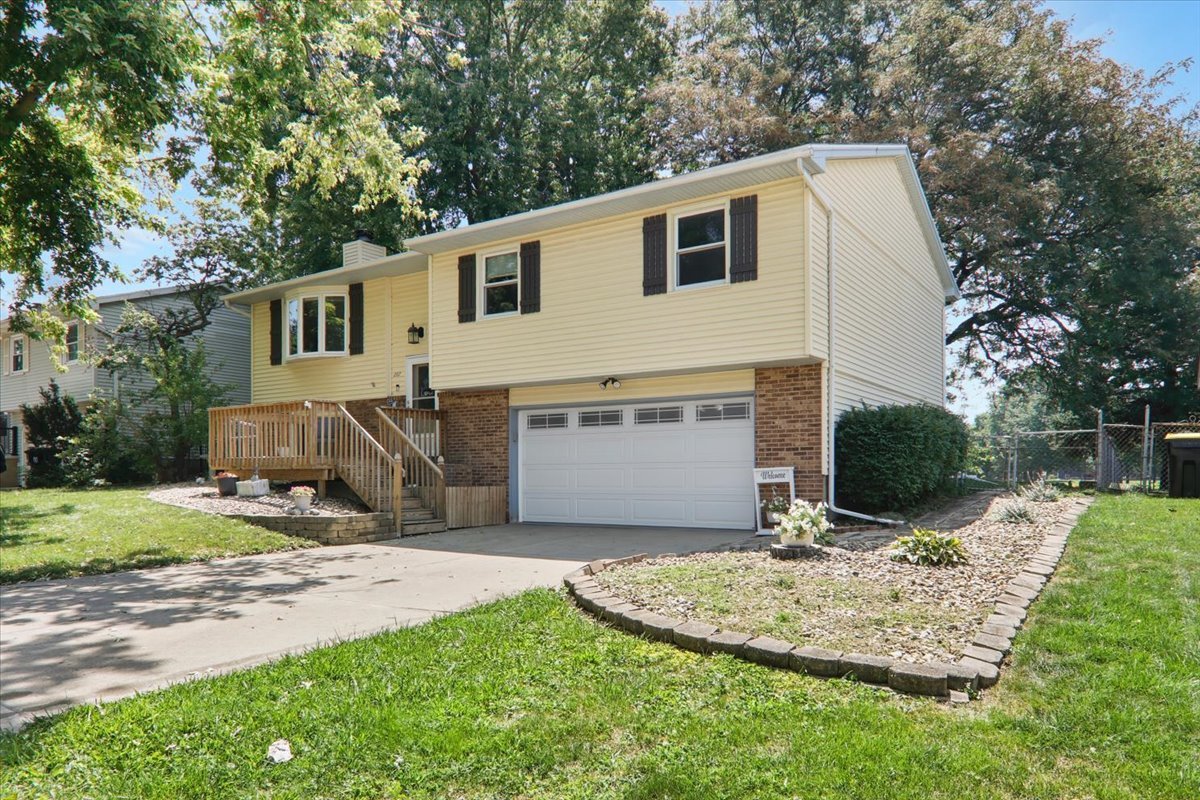 207 Suelynn Drive Property Photo 1