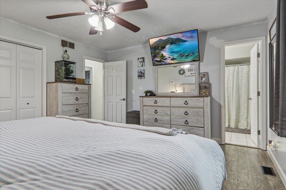 207 Suelynn Drive Property Photo 8