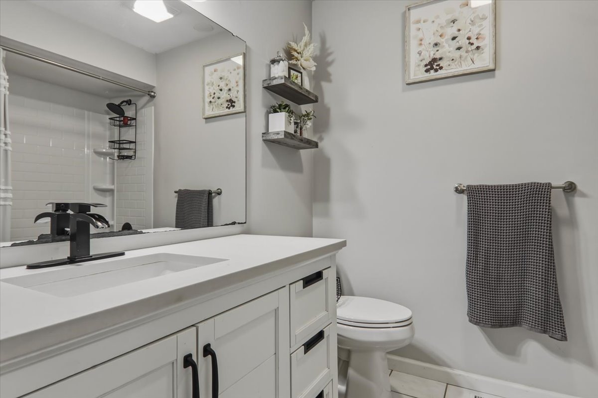 207 Suelynn Drive Property Photo 11