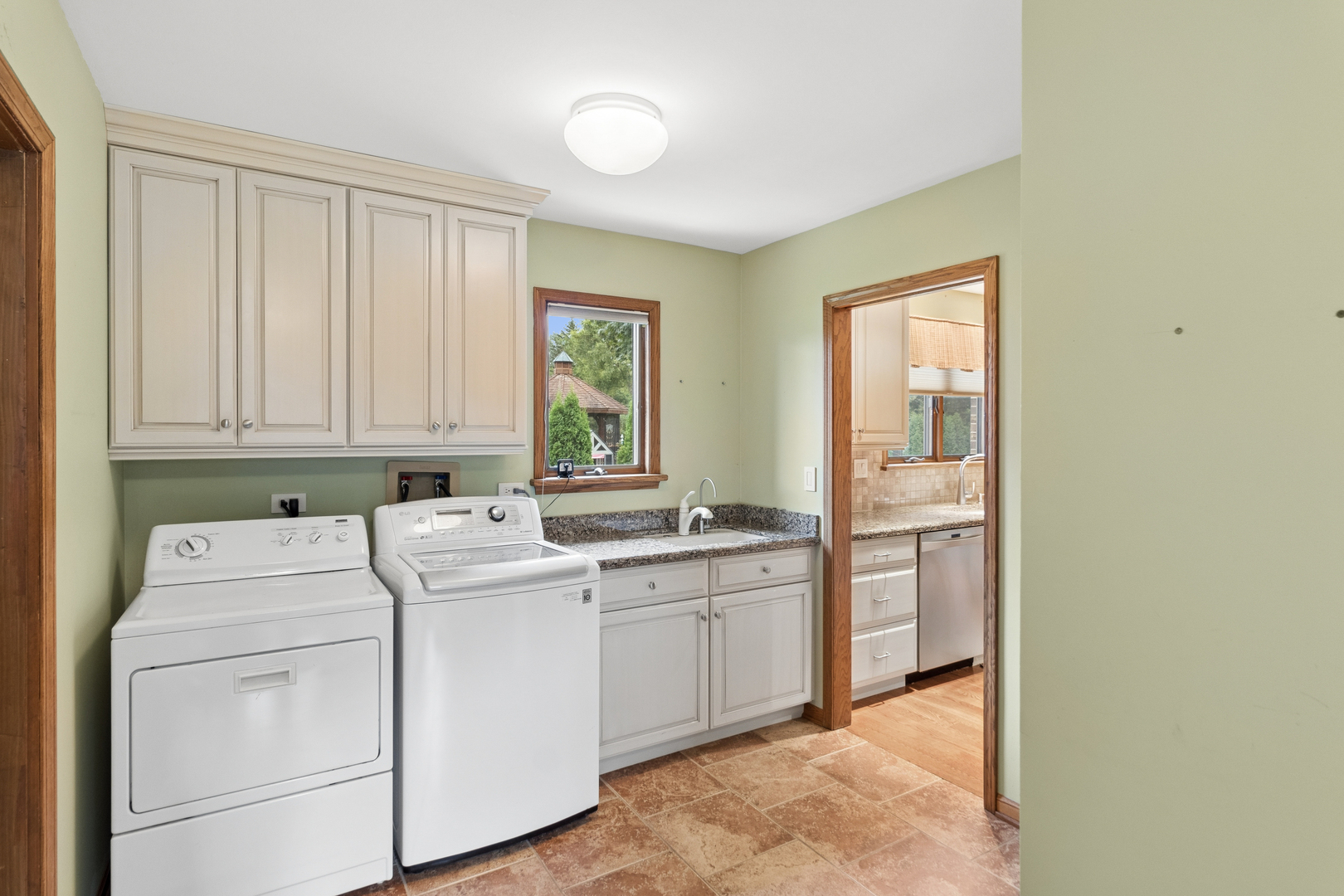 609 Claire Lane Property Photo 18
