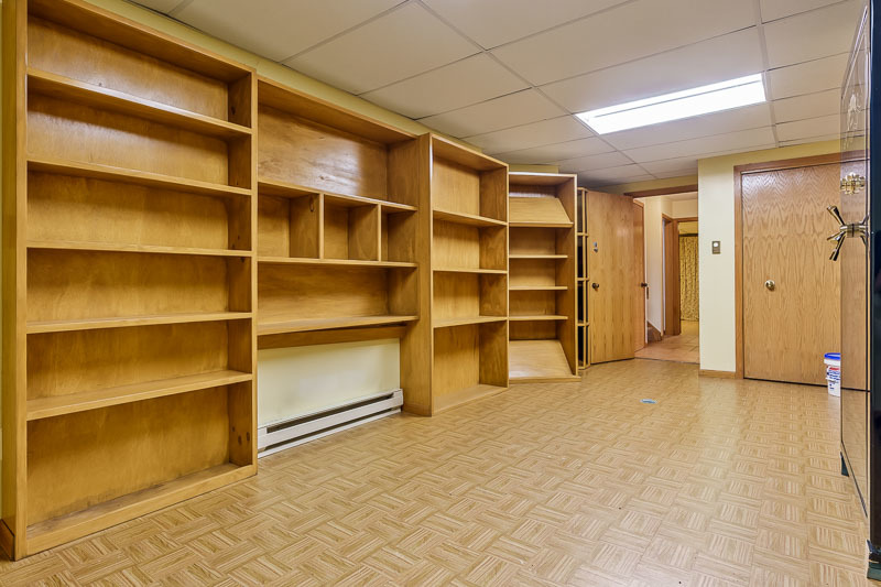 8351 Snaresbrook Road Property Photo 3