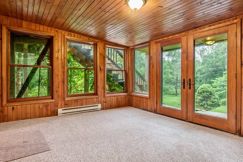8351 Snaresbrook Road Property Photo 8