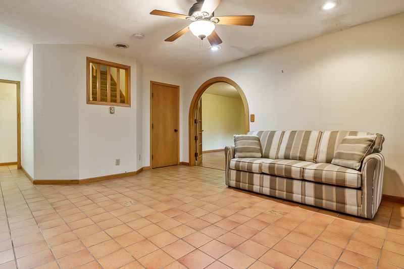 8351 Snaresbrook Road Property Photo 9