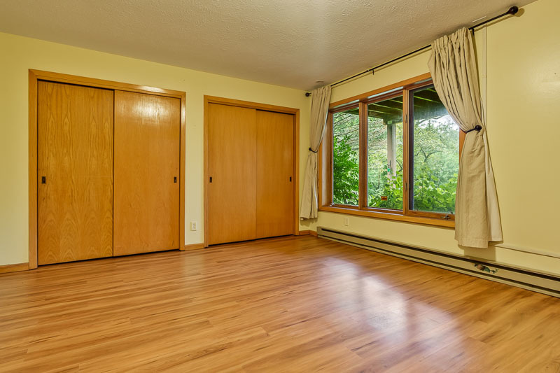 8351 Snaresbrook Road Property Photo 12