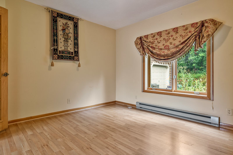 8351 Snaresbrook Road Property Photo 16