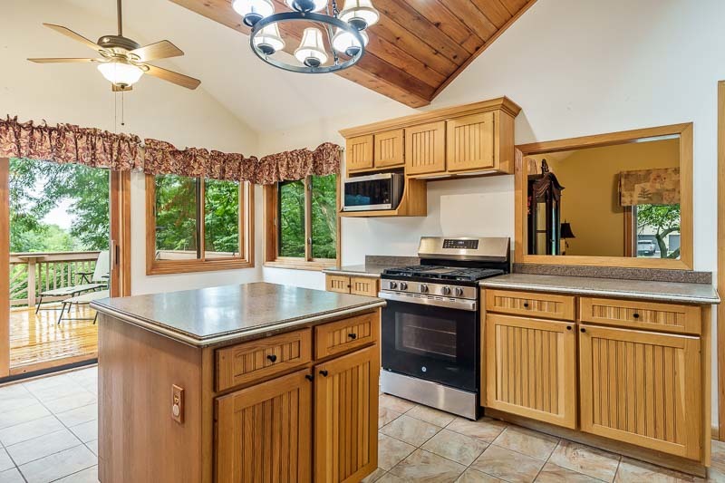 8351 Snaresbrook Road Property Photo 31