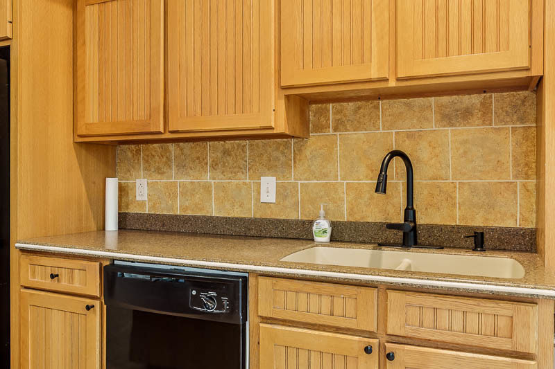 8351 Snaresbrook Road Property Photo 39