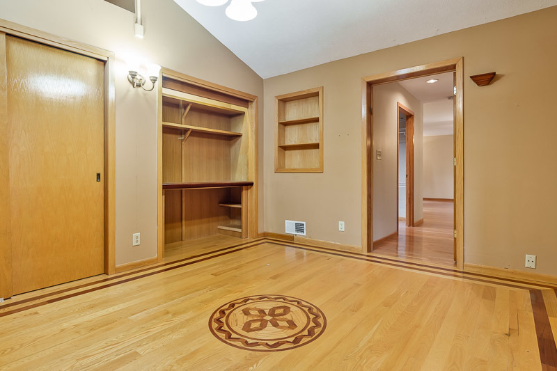 8351 Snaresbrook Road Property Photo 53