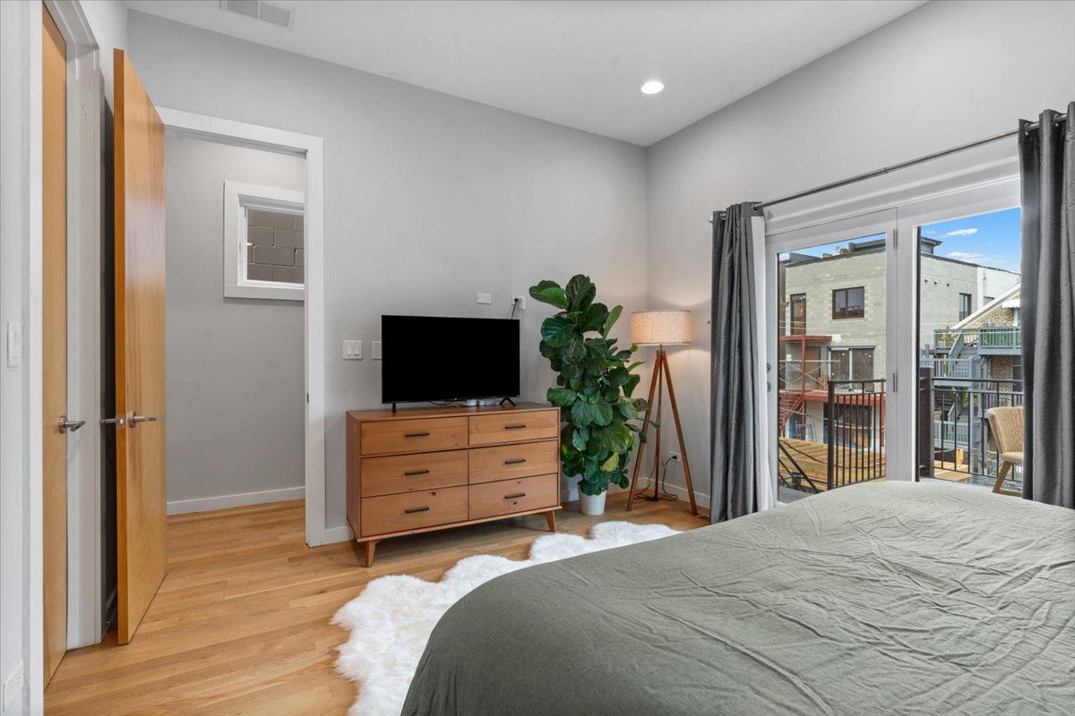 865 N Marshfield Avenue 3 Property Photo 12