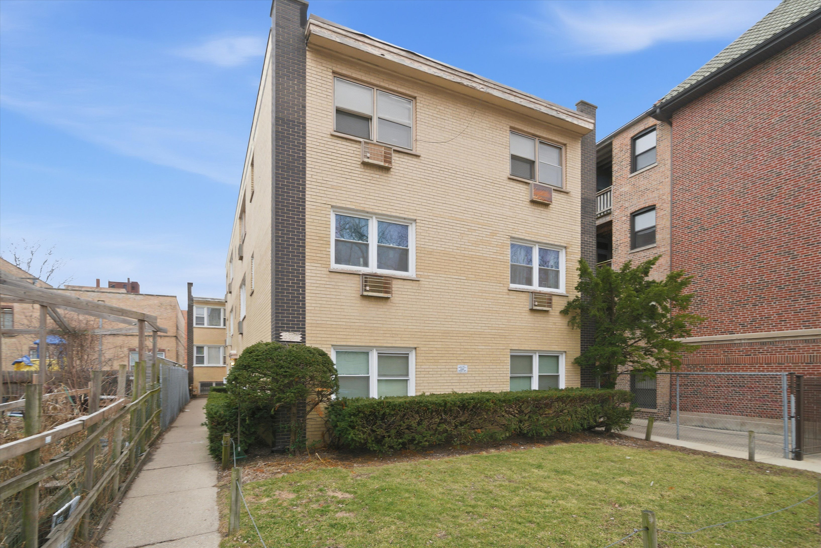 6921 N Ashland Boulevard 3a Property Photo 1