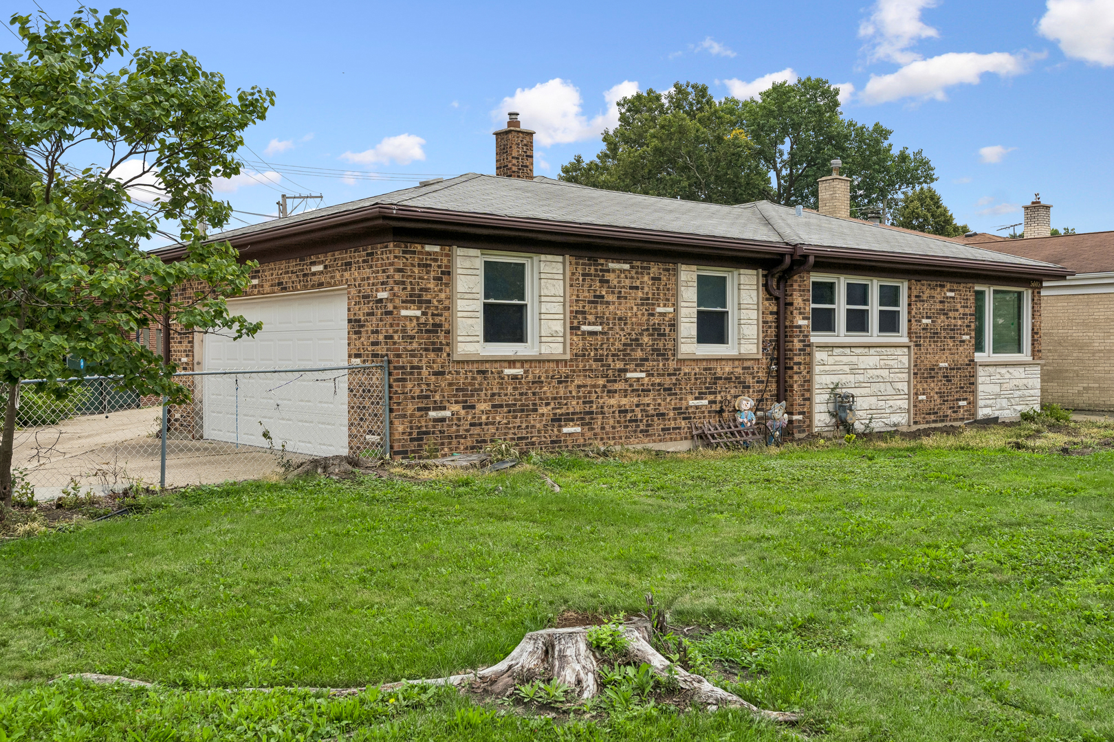 5905 N Oketo Avenue Property Photo 1