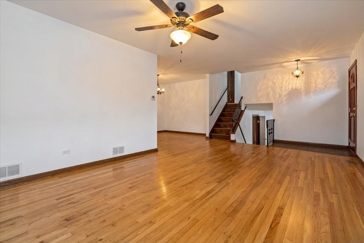 5905 N Oketo Avenue Property Photo 3