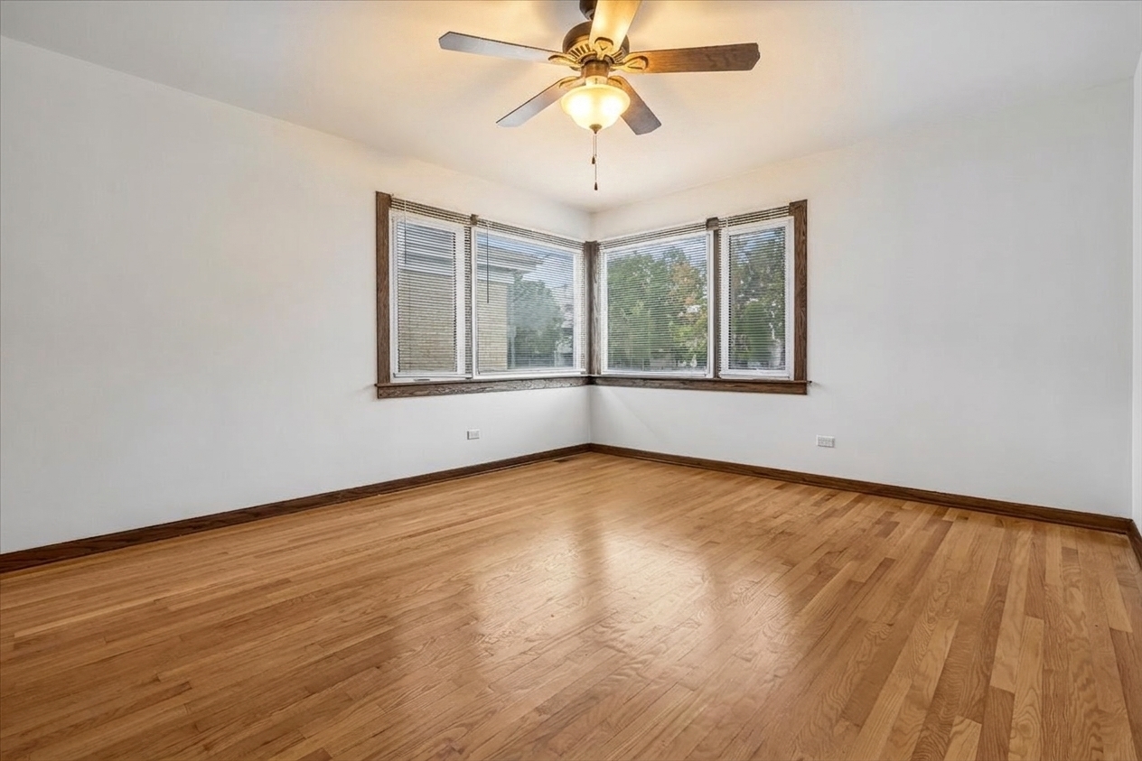 5905 N Oketo Avenue Property Photo 4