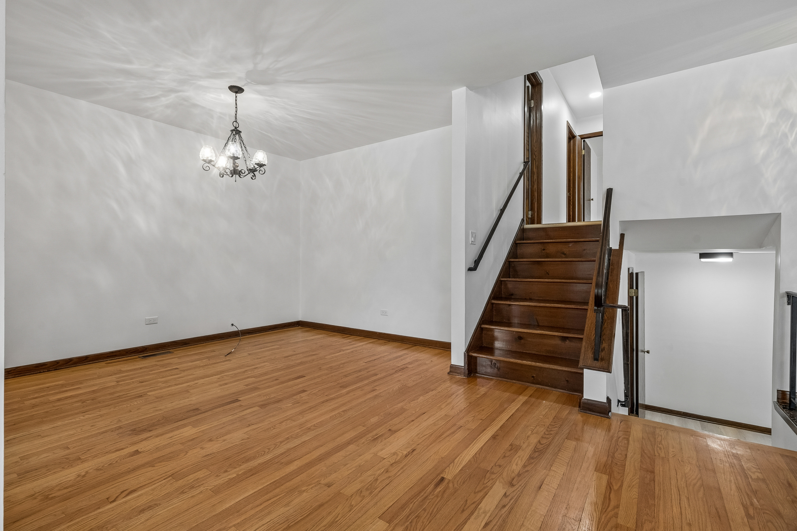 5905 N Oketo Avenue Property Photo 5