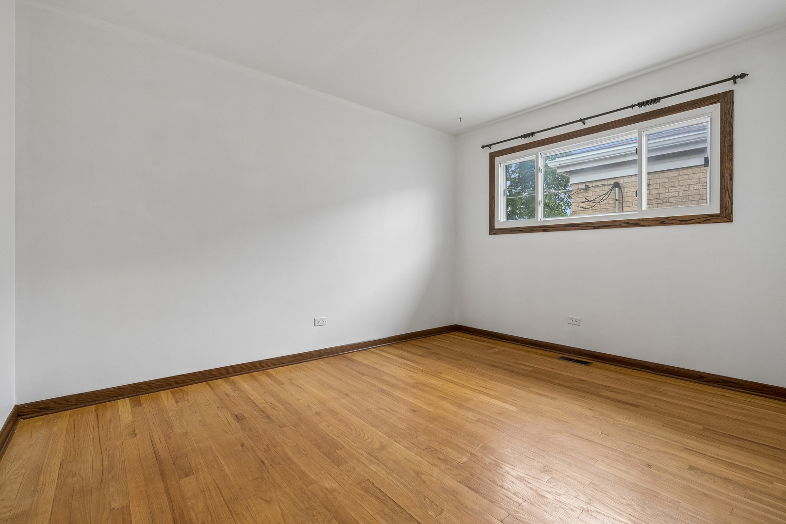 5905 N Oketo Avenue Property Photo 12