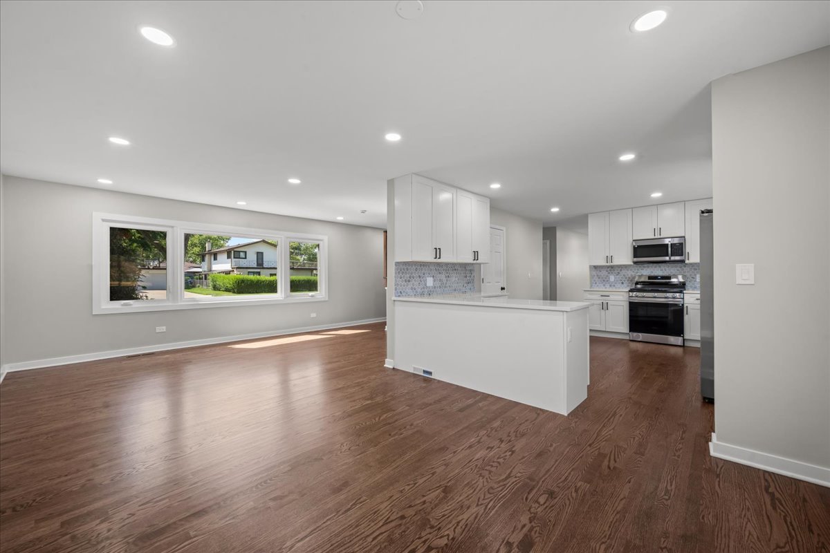 12723694 Property Photo 4
