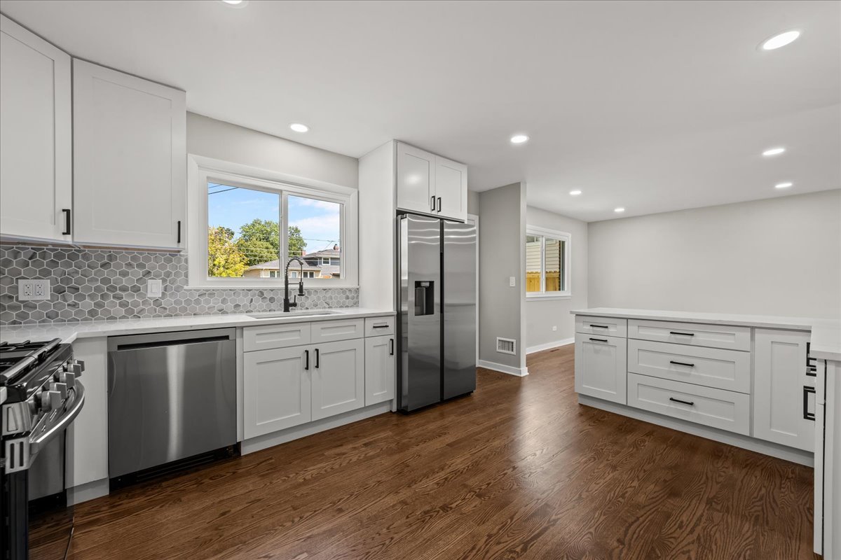 12723694 Property Photo 6
