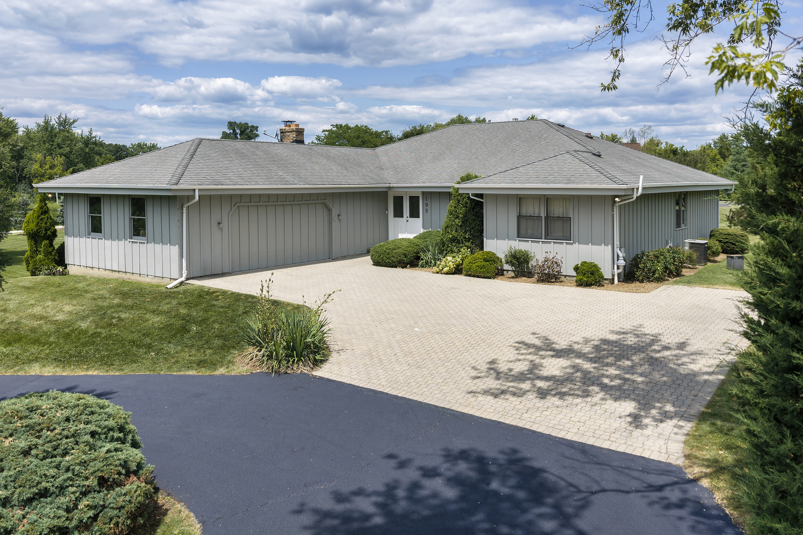 195 Clover Hill Lane Property Photo 1