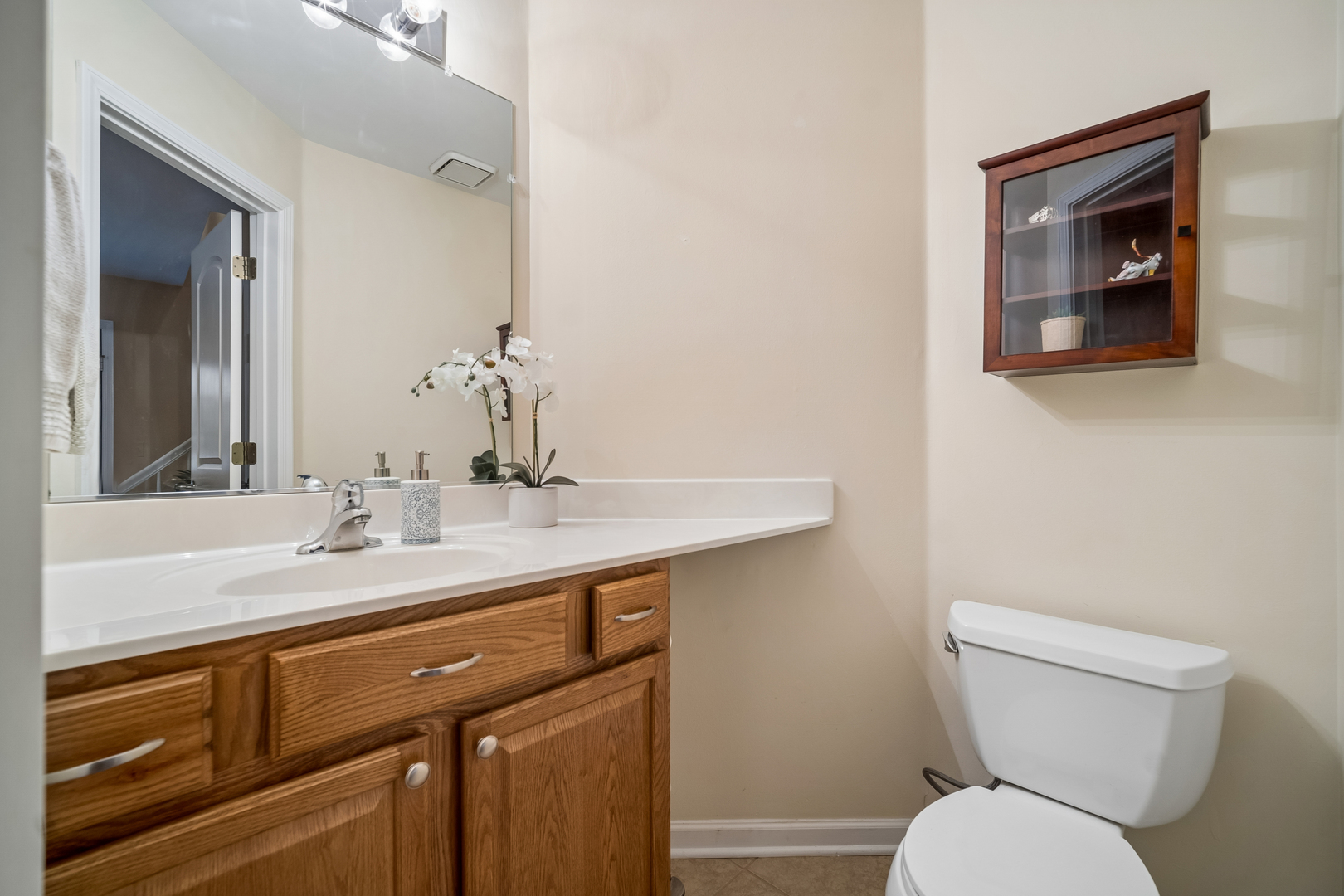 27w175 Emerson Court 175 Property Photo 8