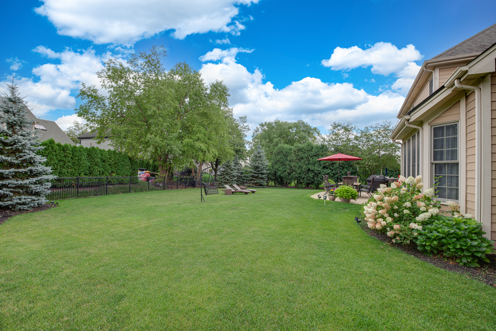 2423 Bainbridge Boulevard Property Photo 3